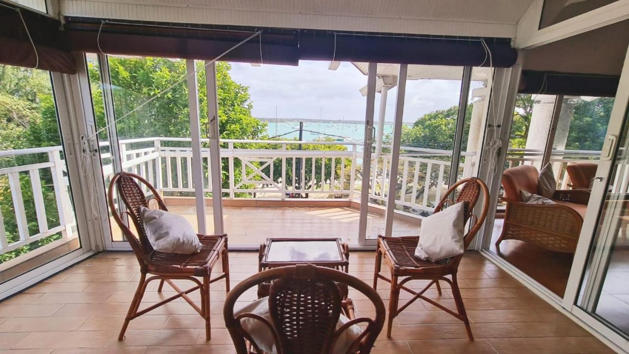 Beachfront Penthouse With Panoramic Ocean View غراند بايَ المظهر الخارجي الصورة